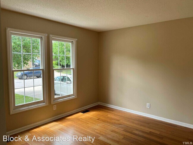 Building Photo - 4 br, 2.5 bath House - 5313 Tifton Drive