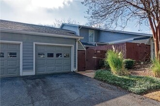 Building Photo - 4943 Meadow Ln