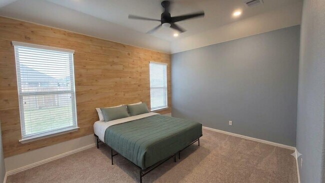 Foto del edificio - 2500 Rough Berry Rd