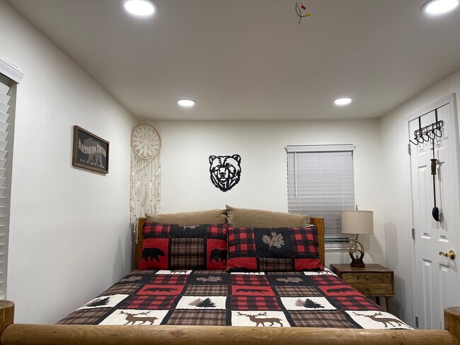 Foto del edificio - 40172 Highland Rd