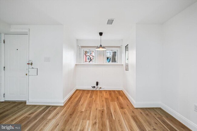 Foto del edificio - 1361 Maryland Ave NE