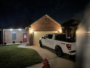 Building Photo - 1828 Cedar Creek Ct
