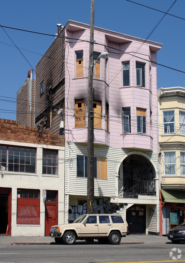 Foto del edificio - 330 S Van Ness Ave