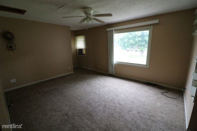 Building Photo - 2 br, 1 bath House - 1014 3rd Ave
