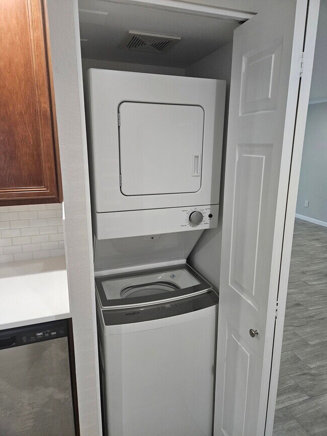 Foto del edificio - 4350 N 82nd St