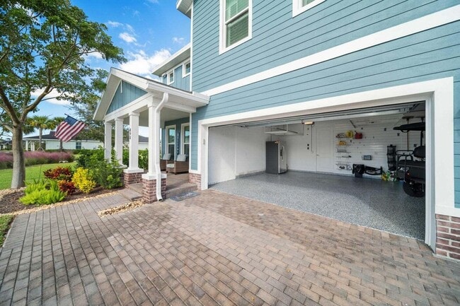Building Photo - 898 Sweetgrass St