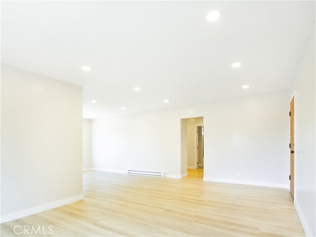 Building Photo - 2027 Vista Del Mar Ave