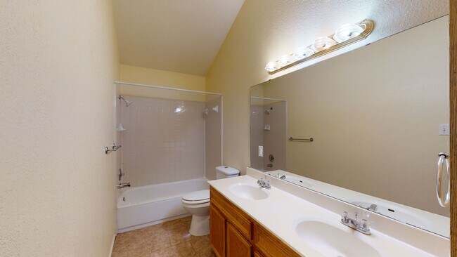 Foto del edificio - Memorial Day Special, 2 WEEKS FREE RENT!!!!