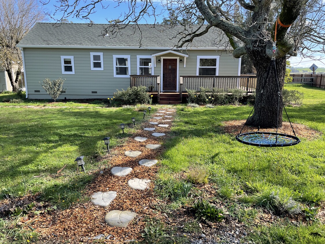 Front entrance - 490 Fallon Rd