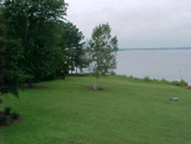 Building Photo - 1000 Island Hill Rd