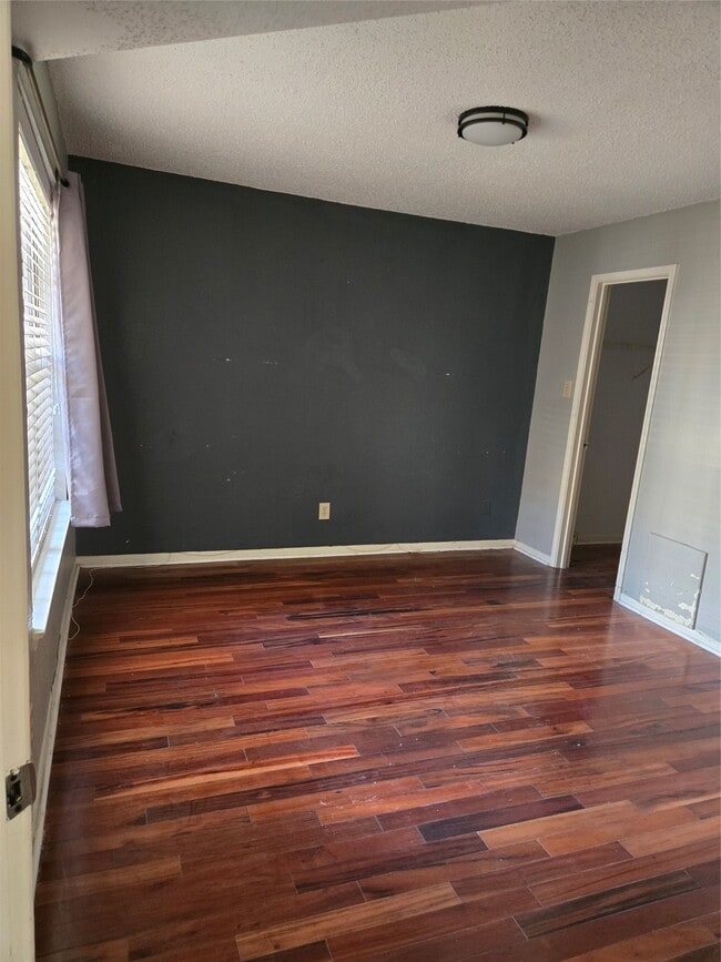 Building Photo - 2300 Old Spanish Trl