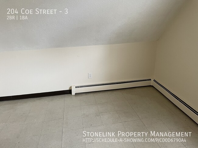 Building Photo - 204 Coe St