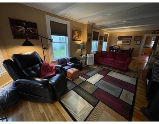 Foto del edificio - 70 S Central St