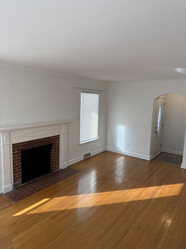 Foto del edificio - 5752 Bishop St