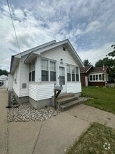 Building Photo - 920 9th St S