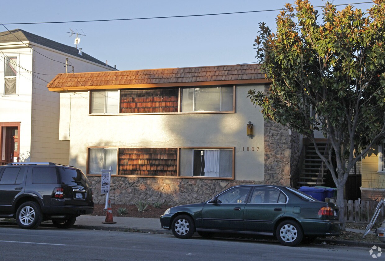 Building Photo - 1807 Lincoln Ave