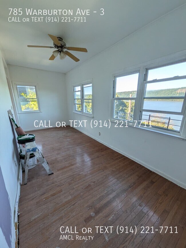 Foto del edificio - 785 Warburton Ave