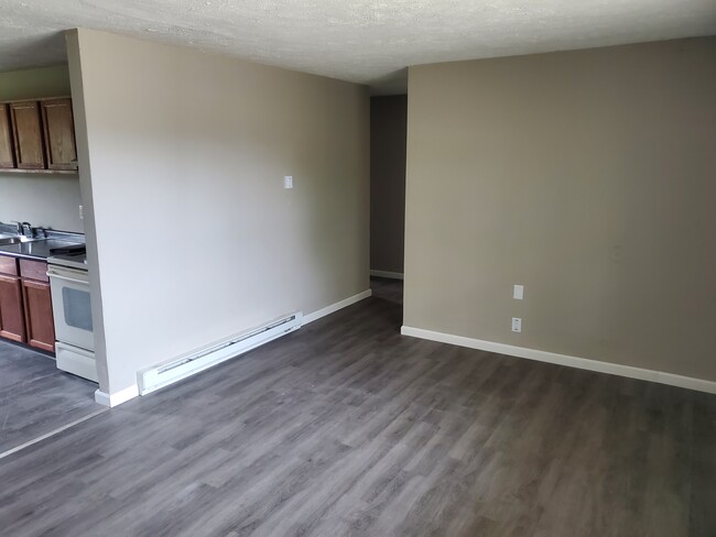 Kitchen cabinet style may vary by unit - 207 S Keystone Cir