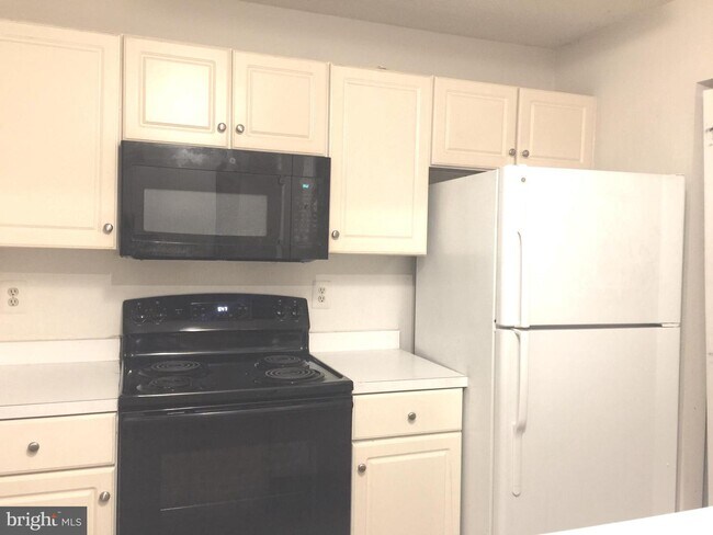Building Photo - 12900 Churchill Ridge Cir