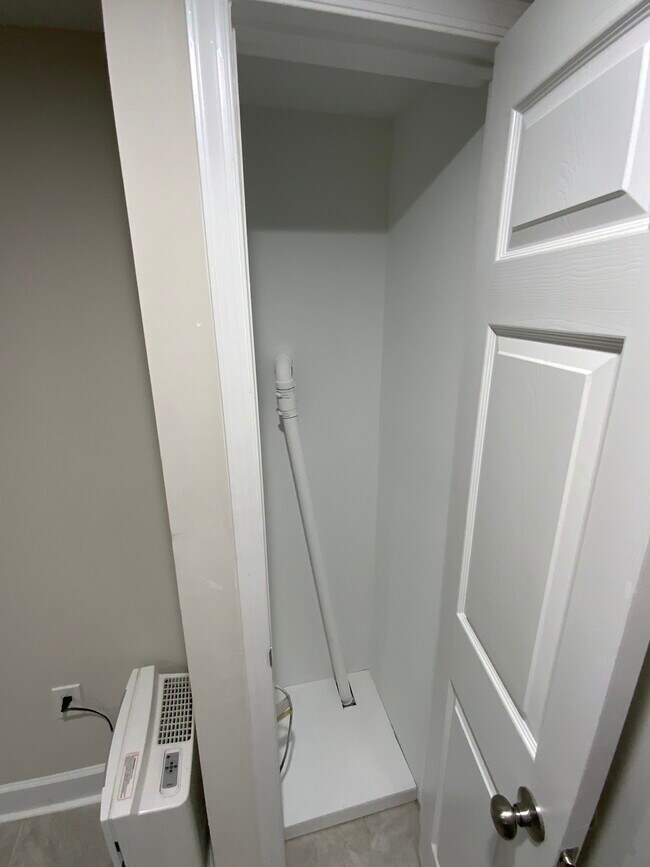 Foto del edificio - 6106 Clay St NE