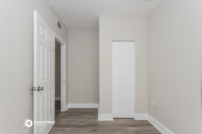 Building Photo - 503 Avenida Hermosa