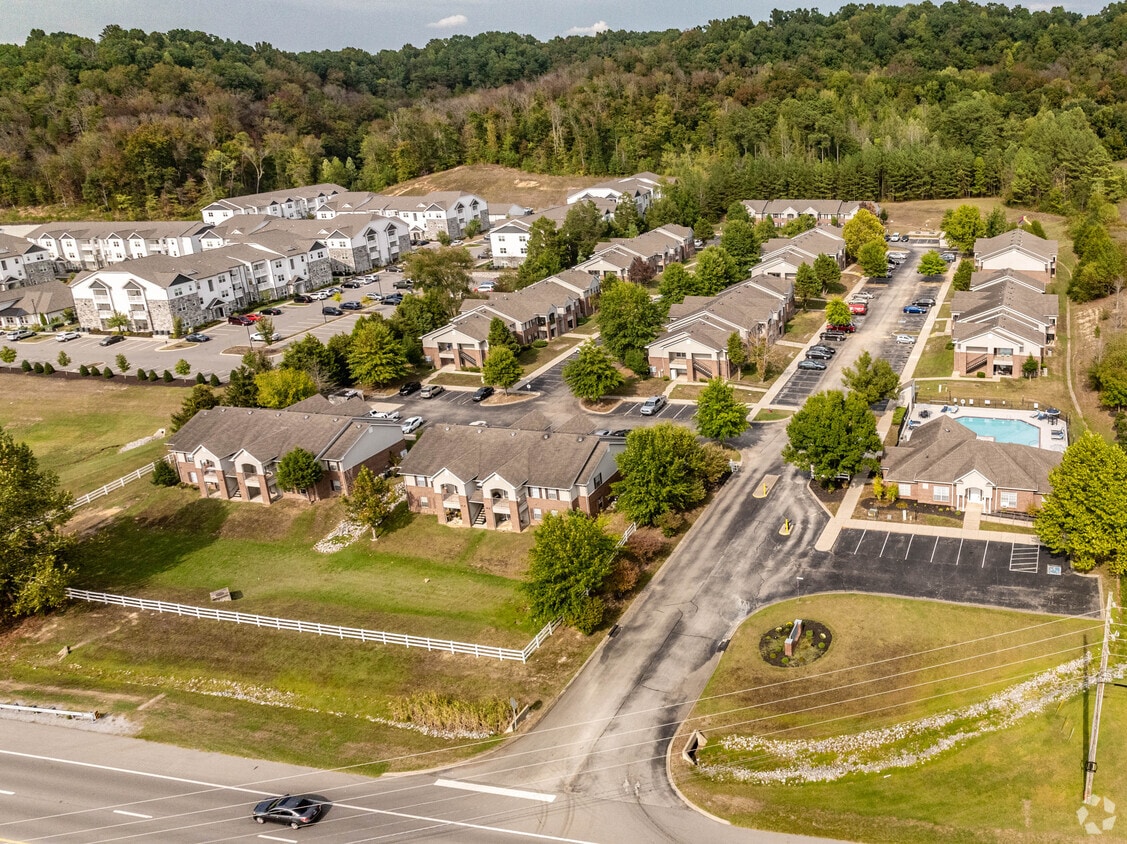 Primary Photo - The Overlook at Ashland