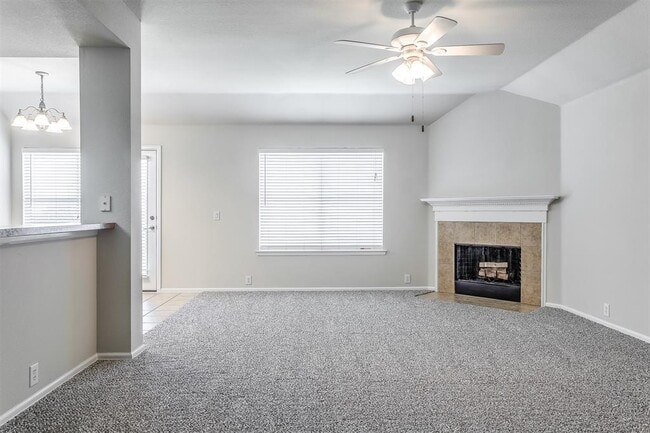 Building Photo - 529 Quail Hollow Dr
