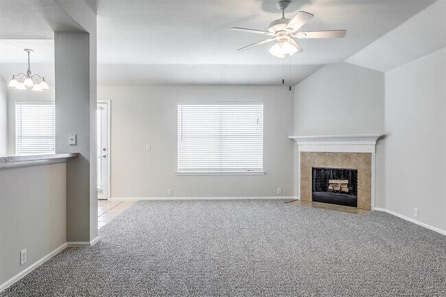 Foto del edificio - 529 Quail Hollow Dr