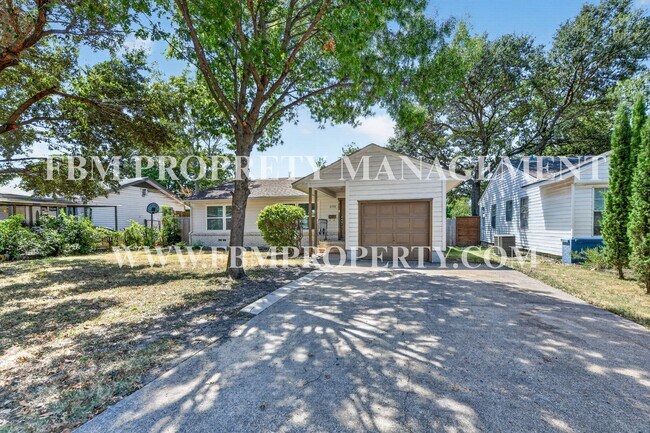 Foto del edificio - 2358 Norwood Dr