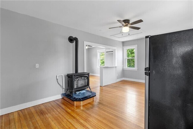 Foto del edificio - 291 Maple Ave