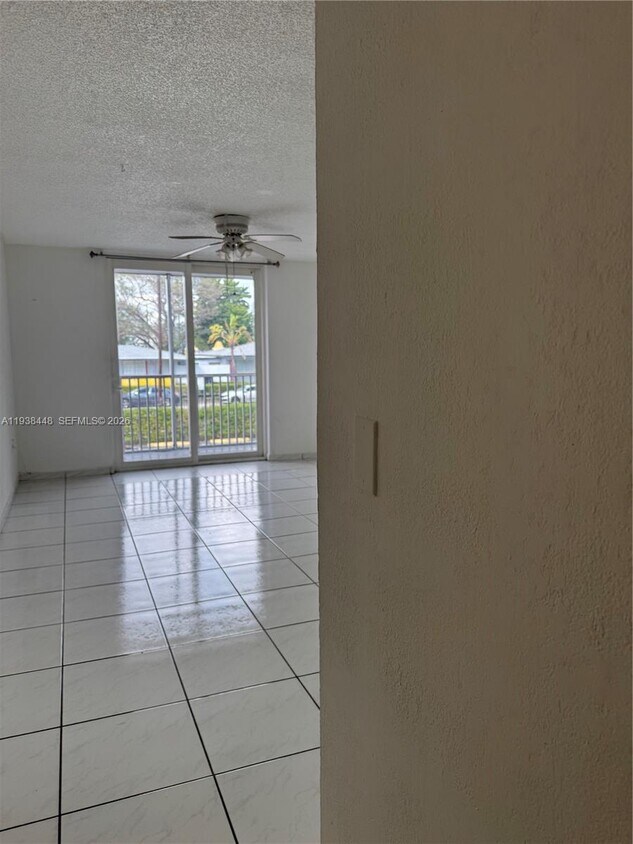 Foto del edificio - 16851 NE 23rd Ave