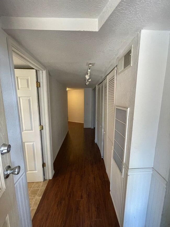 Foto del edificio - ALL UTILITIES INCLUDED - 3 bed duplex