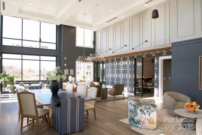 Foto del edificio - 6010 Jasmine Ln