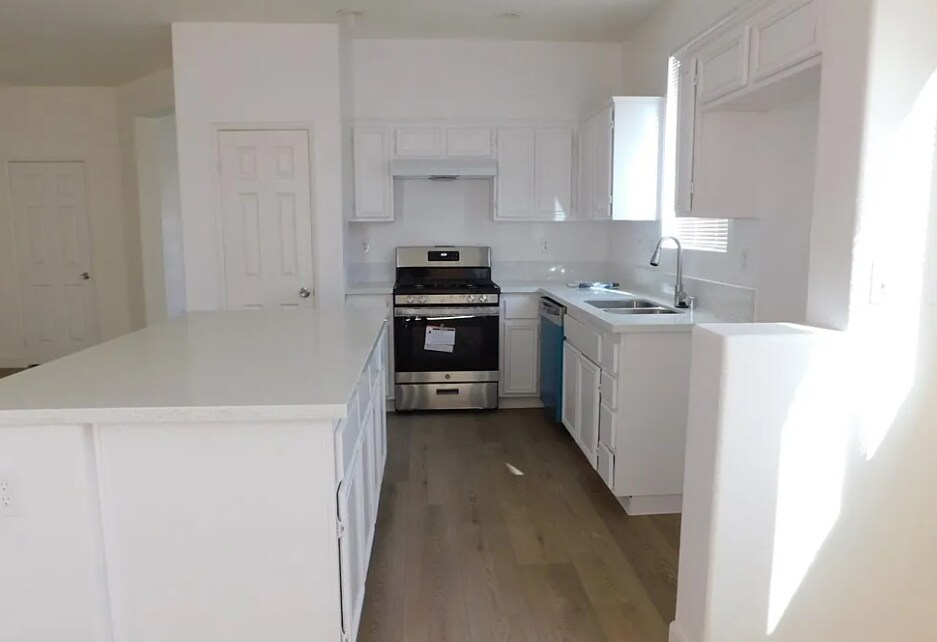 Foto del edificio - 11765 Winewood St