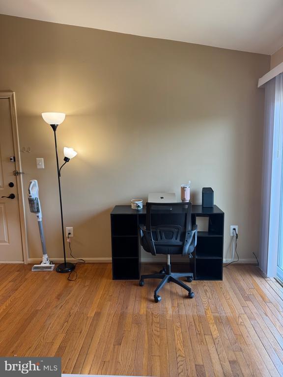Foto del edificio - 8610 Beekman Pl