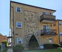Building Photo - 7511 W Fullerton Ave