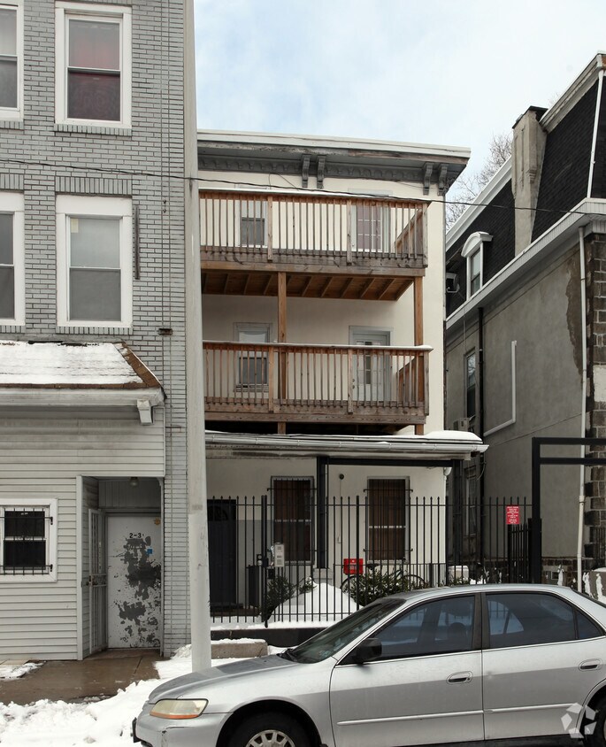 Foto del edificio - 38 N 40th St