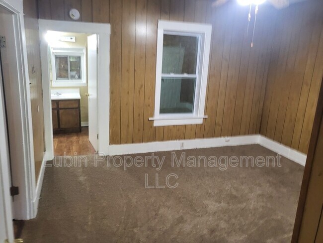 Foto del edificio - 2527 Calvert Ave