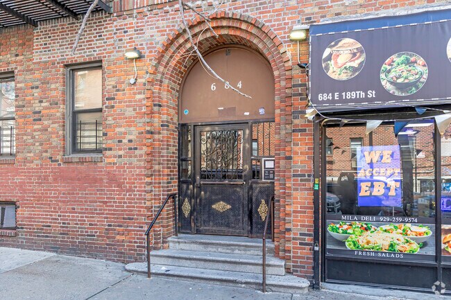 Entrance - 684 E 189th St