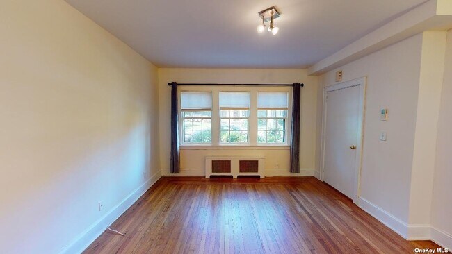 Foto del edificio - 382 Burns St