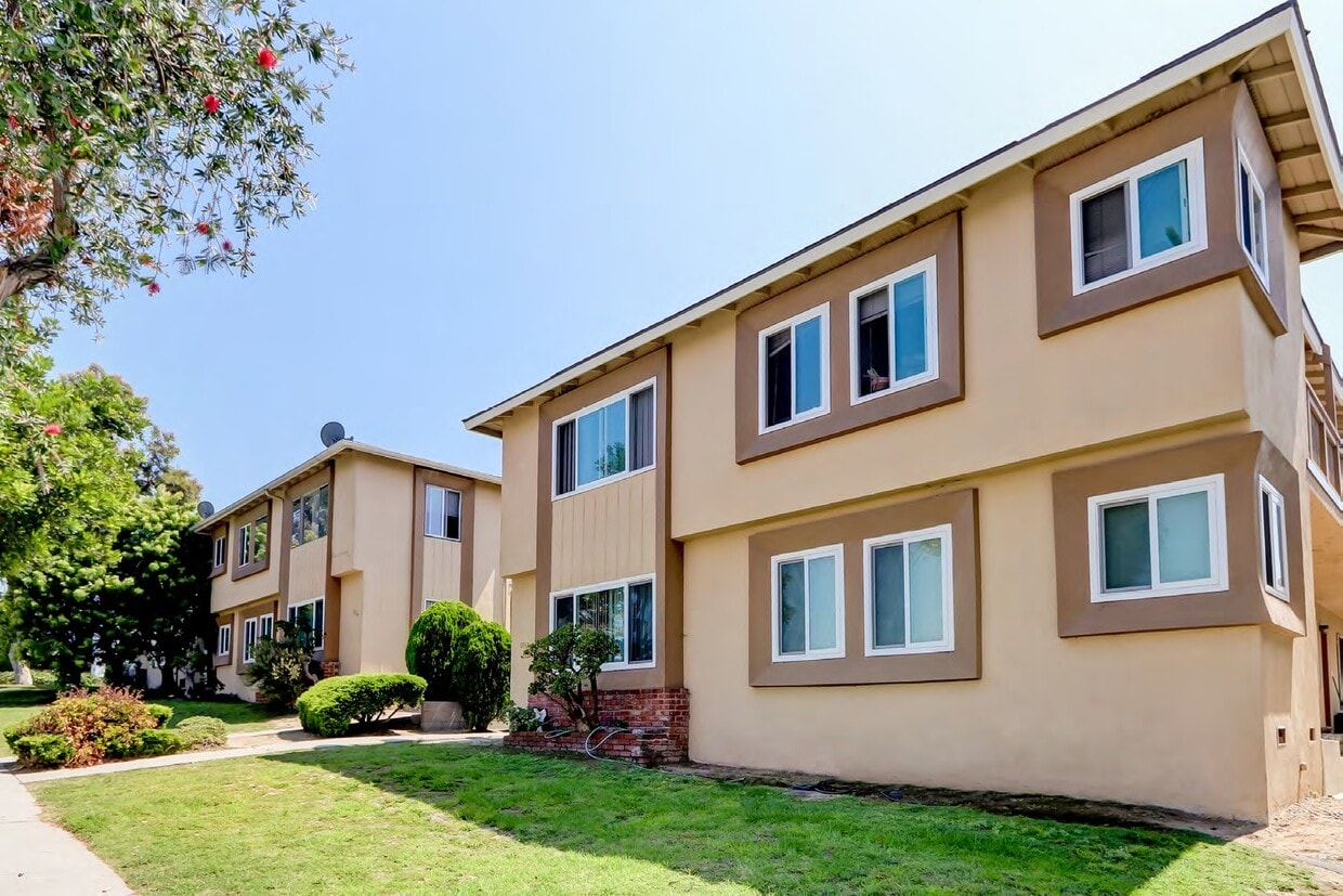 112 & 116 E Imperial Ave - 1116 E Imperial Ave