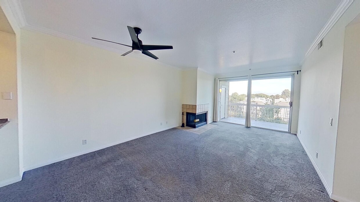 Foto principal - Beautiful 2 Bed 2 Bath Condo in Huntington...