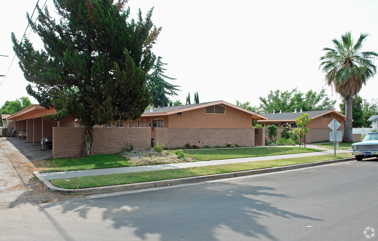 Primary Photo - 3003 E McKenzie Ave