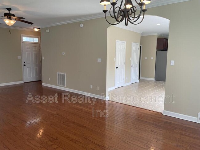 Foto del edificio - 1617 Silver Oak Ln