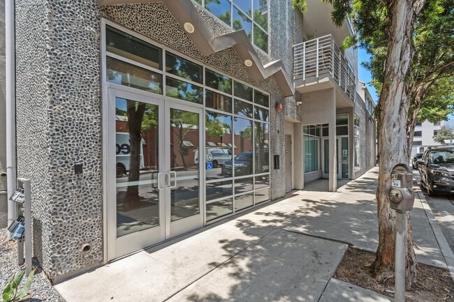 Building Photo - 111 S De Lacey Ave