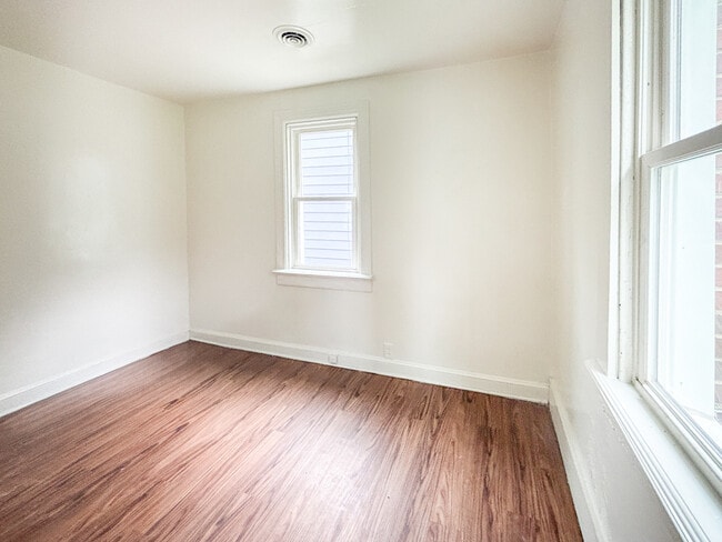 Building Photo - 130 Leavenworth St