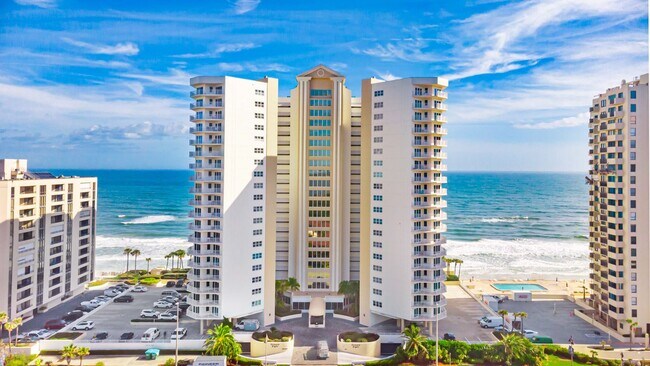 Foto del edificio - FURNISHED 2 Bedroom Condo in Daytona Beach...