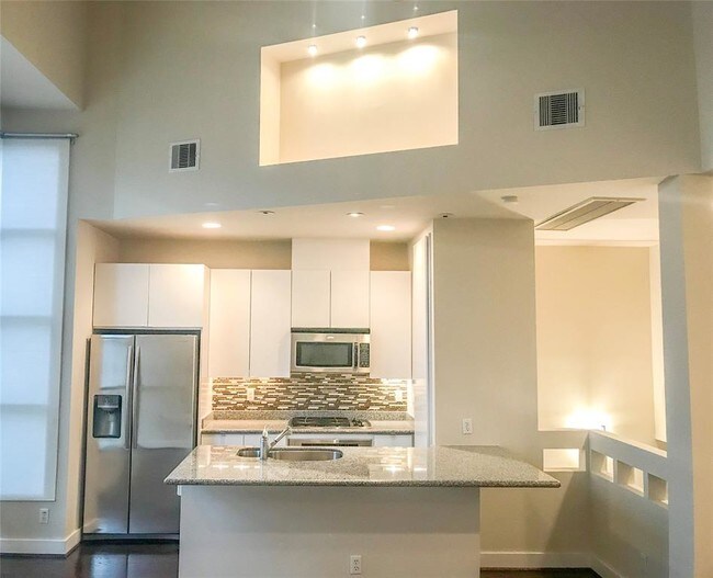 1019 Bonner St Unit 1019, Houston, TX 77007 Condo for Rent in Houston