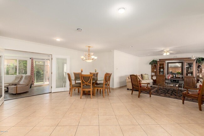 Foto del edificio - 6825 E Virginia Ave