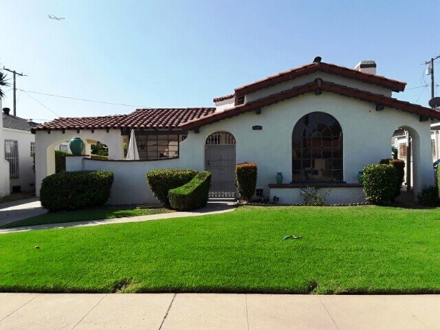 Building Photo - 3512 W 79th St